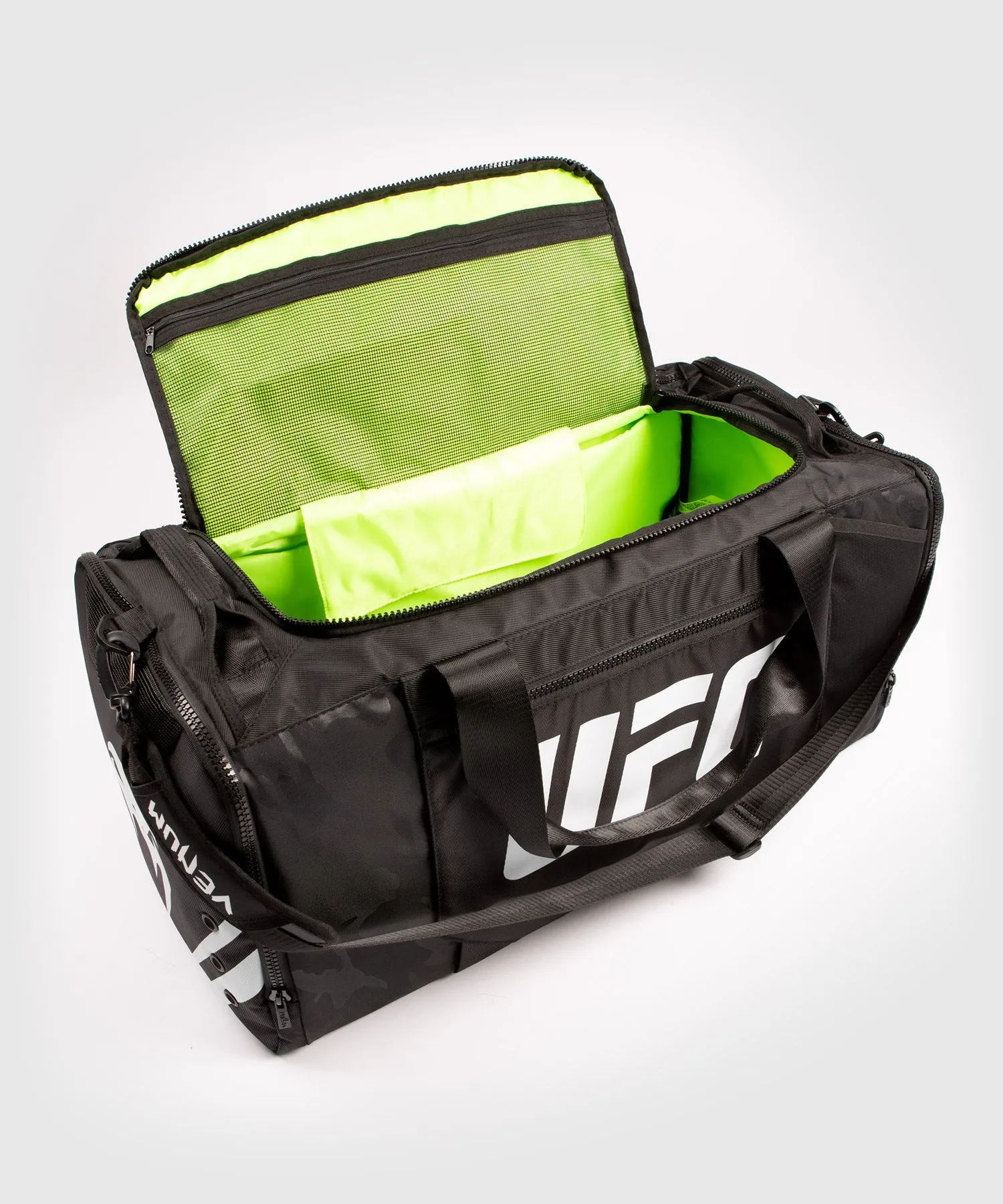 Bolso De Deportes UFC Venum Authentic Fight Week