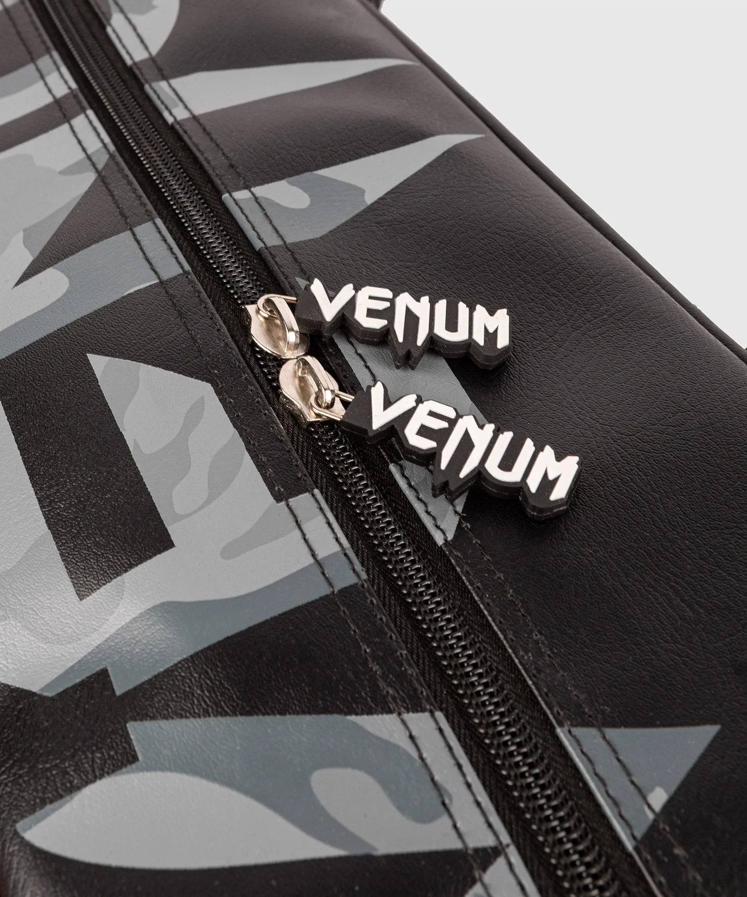 Bolso Venum Origins - Negro/Camo Urbano - Modelo compacto