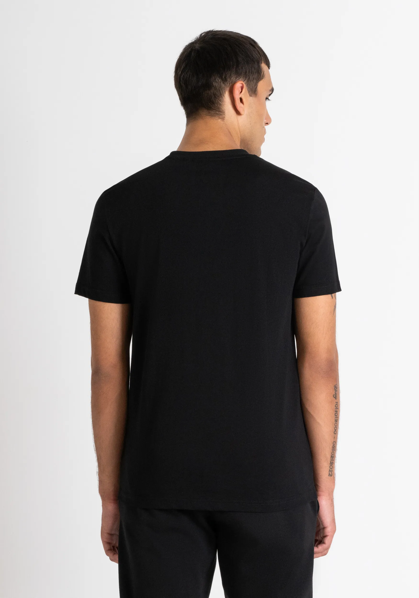 CAMISETA SLIM FIT DE JERSEY DE ALGODÓN NEGRO CON ESTAMPADO DIFUMINADO