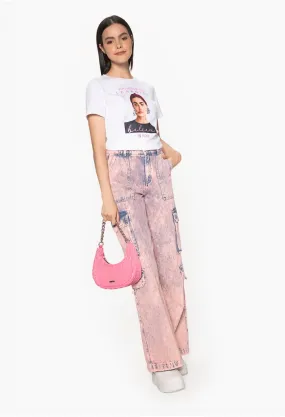 Jean mujer cargo con acid wash rosado