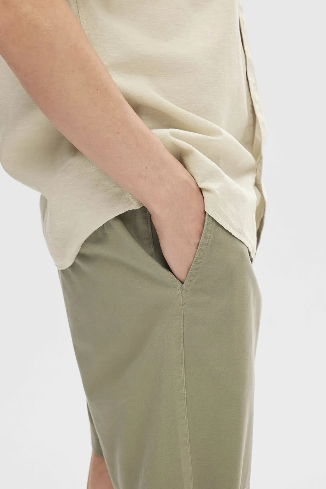 PANTALON CHINO CORTO SLHREGULA VERDE OLIVA