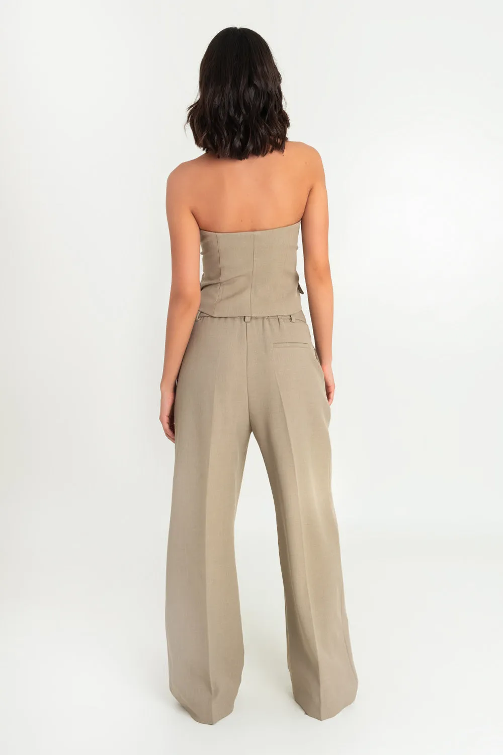 Pantalón con pinzas frontales de fit wide leg