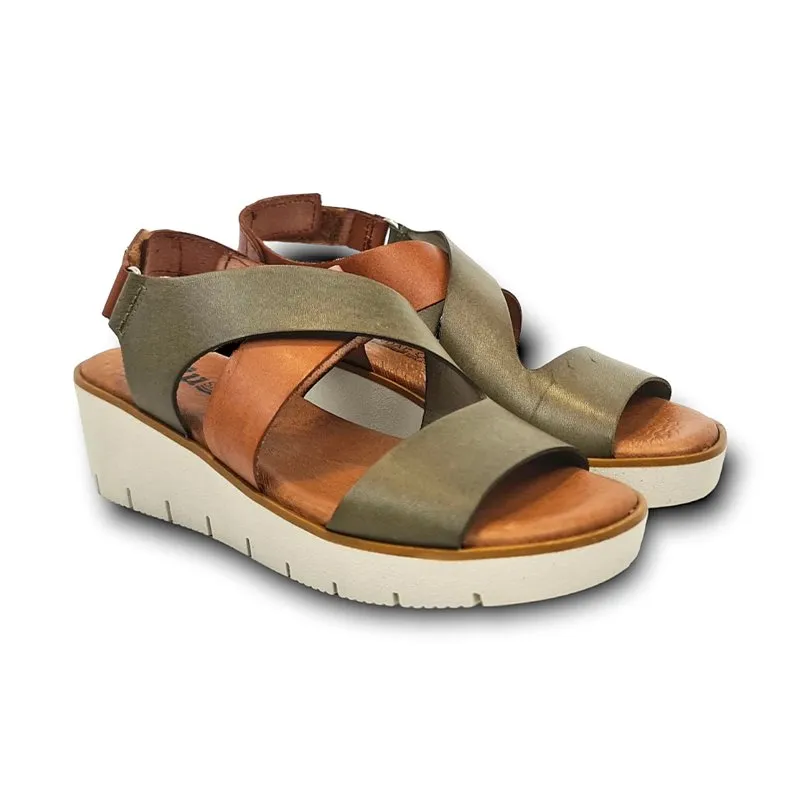 Sandalias Cuña Baja Mujer Piel Plantilla Acolchada Velcro 23530 Verde, de Blusandal