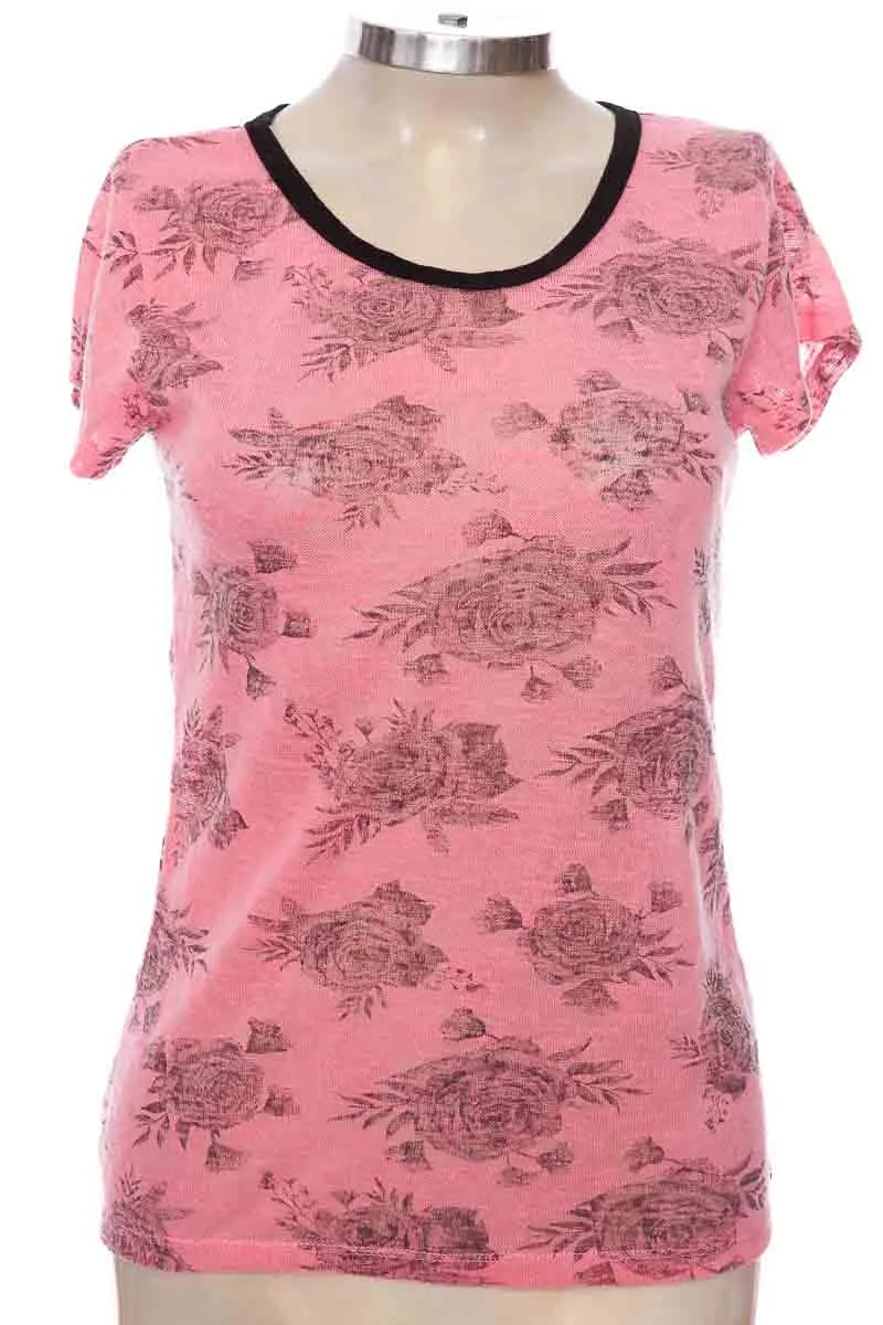 Top / Camiseta color Rosado - Closeando