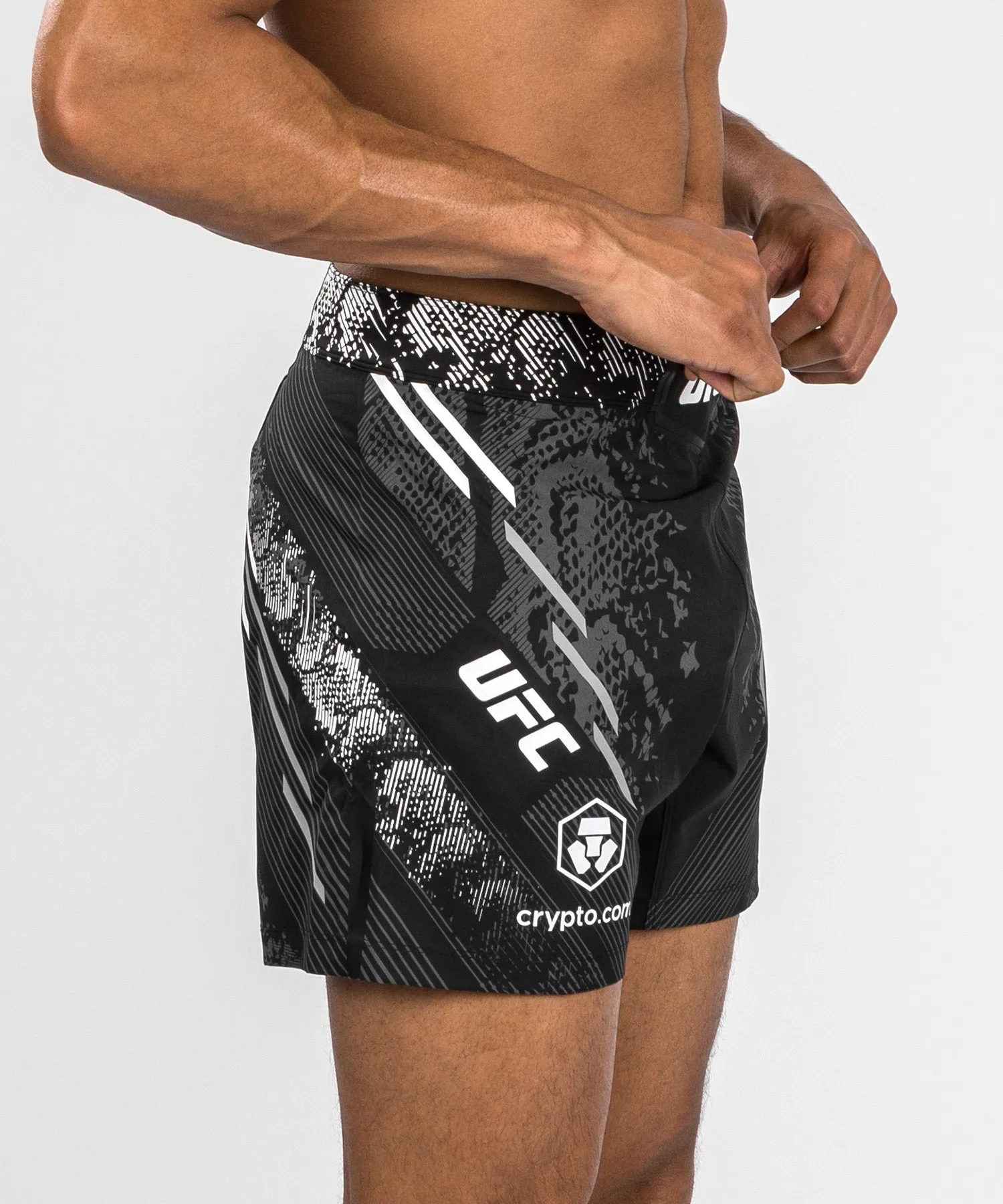 UFC Adrenaline by Venum Personalized Authentic Fight Night Pantalón Corto de Lucha para Hombre - Corte Corto – Negro