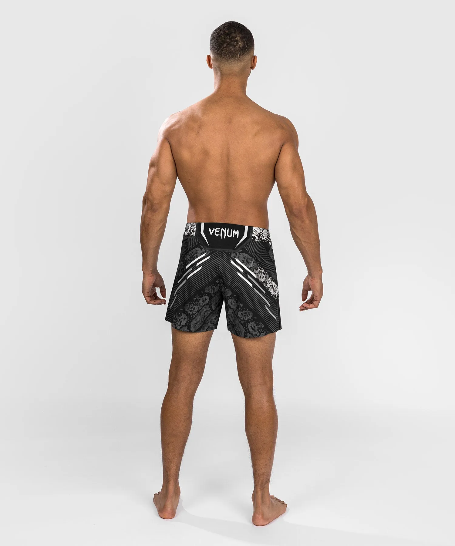 UFC Adrenaline by Venum Personalized Authentic Fight Night Pantalón Corto de Lucha para Hombre - Corte Corto – Negro